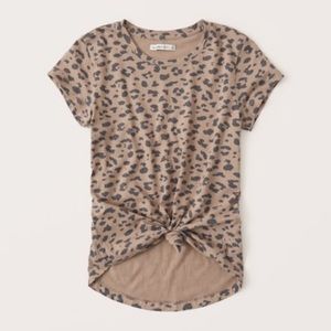 Abercrombie Knotted Crew Tee XS
